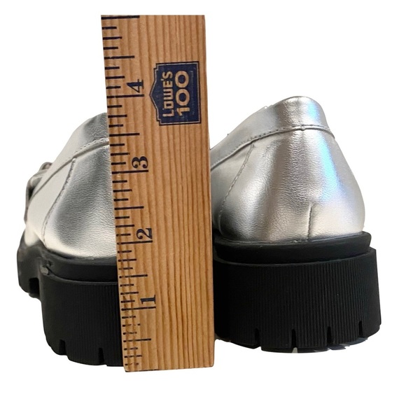 NWOTB — OLD NAVY Women Faux Leather Chunky Heel Lug Sole Silver Loafers Size 7 - Picture 11 of 12